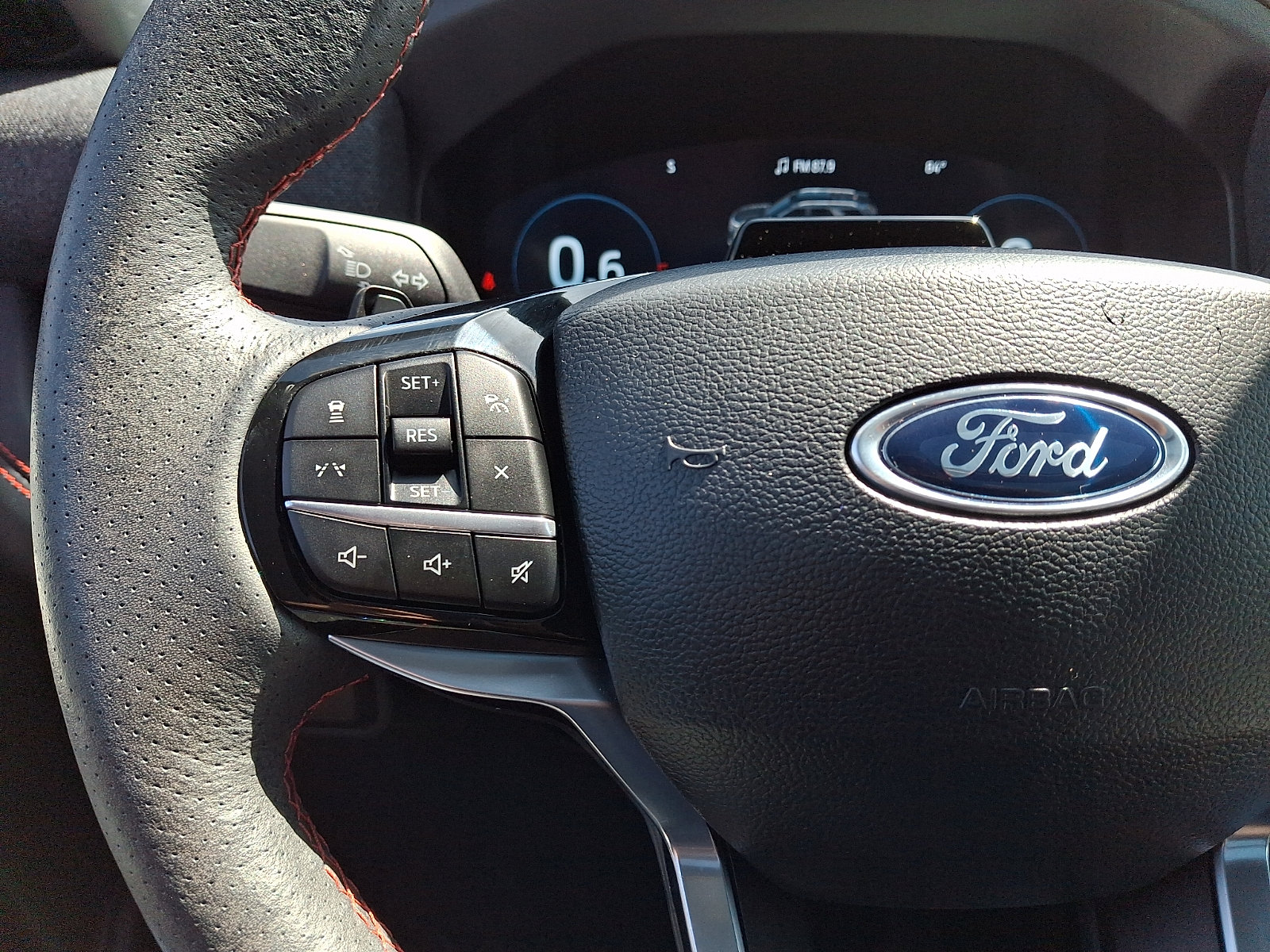 Certified 2025 Ford Explorer ST AWD/4WD image 22