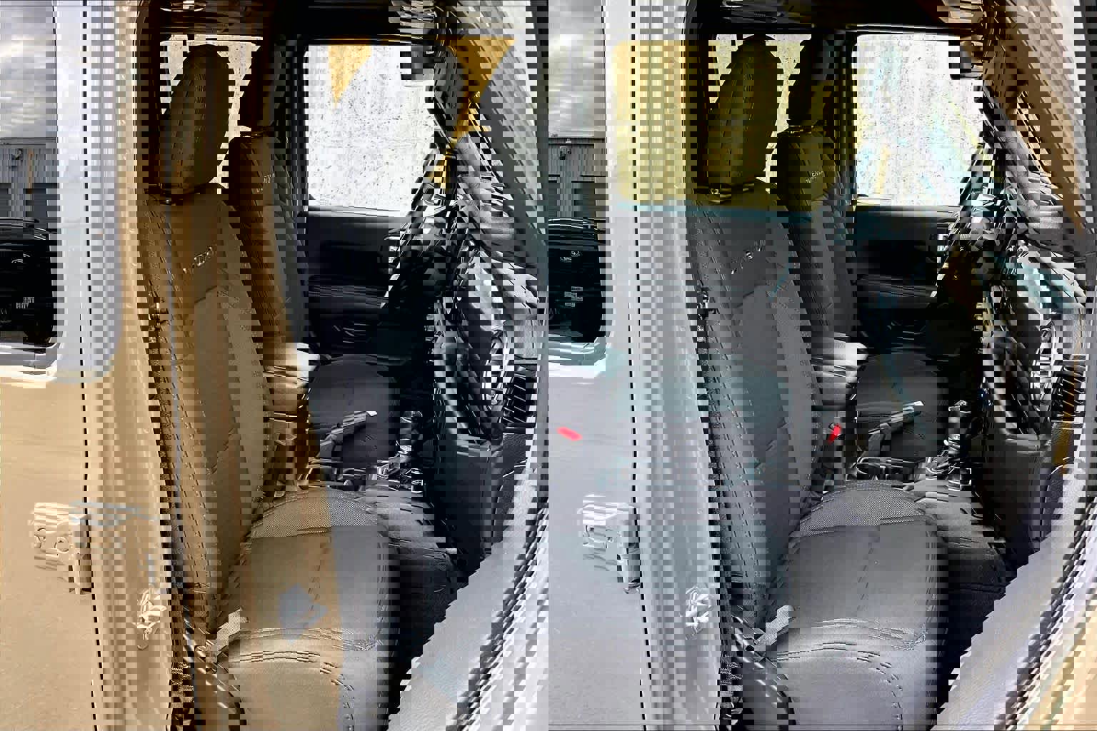 Used 2020 Jeep Gladiator Overland image 12