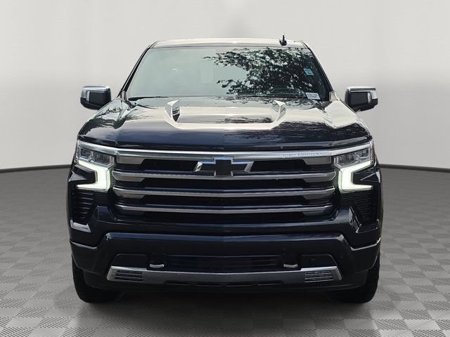 Used 2024 Chevrolet Silverado 1500 High Country w/ Technology Package AWD/4WD image 2