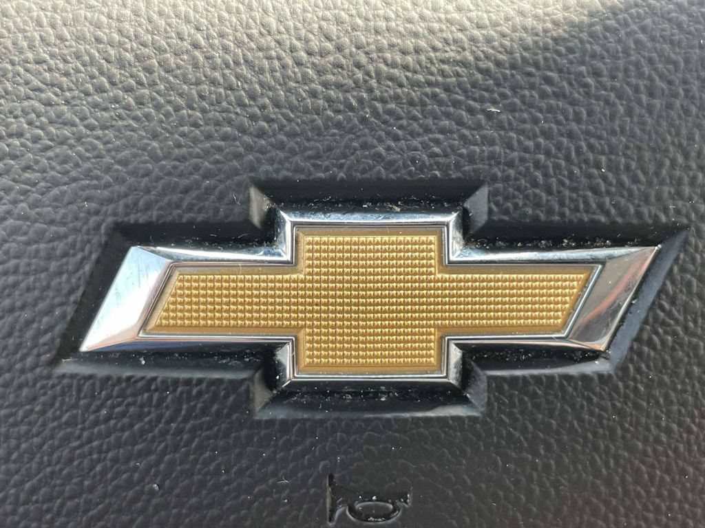 Used 2022 Chevrolet Silverado 1500 LT AWD/4WD image 29