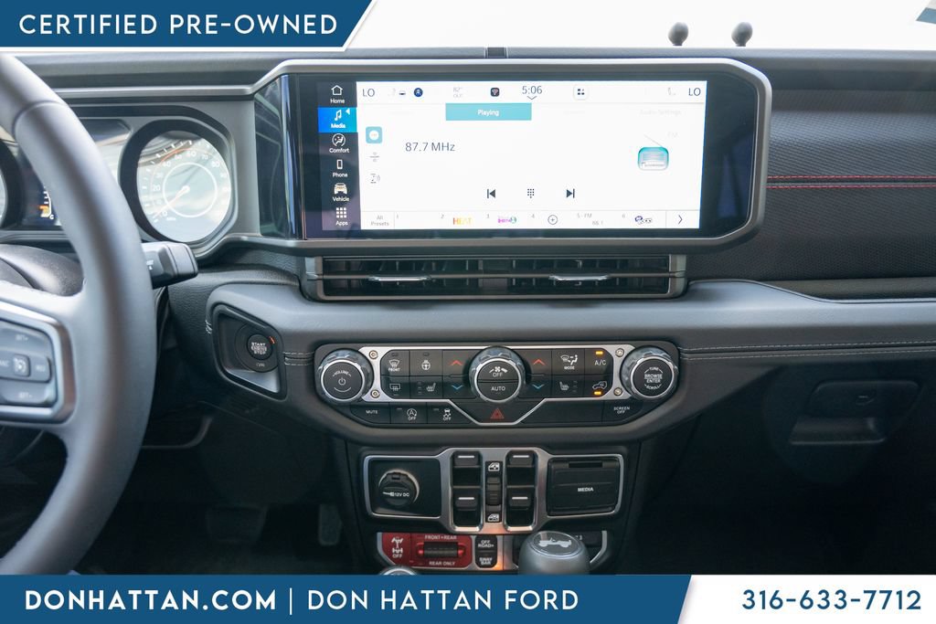 Used 2025 Jeep Wrangler Unlimited Rubicon w/ Convenience Group AWD/4WD image 8
