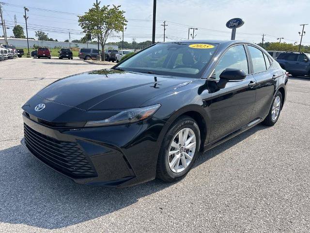 Used 2025 Toyota Camry LE w/ Convenience Package FWD image 8