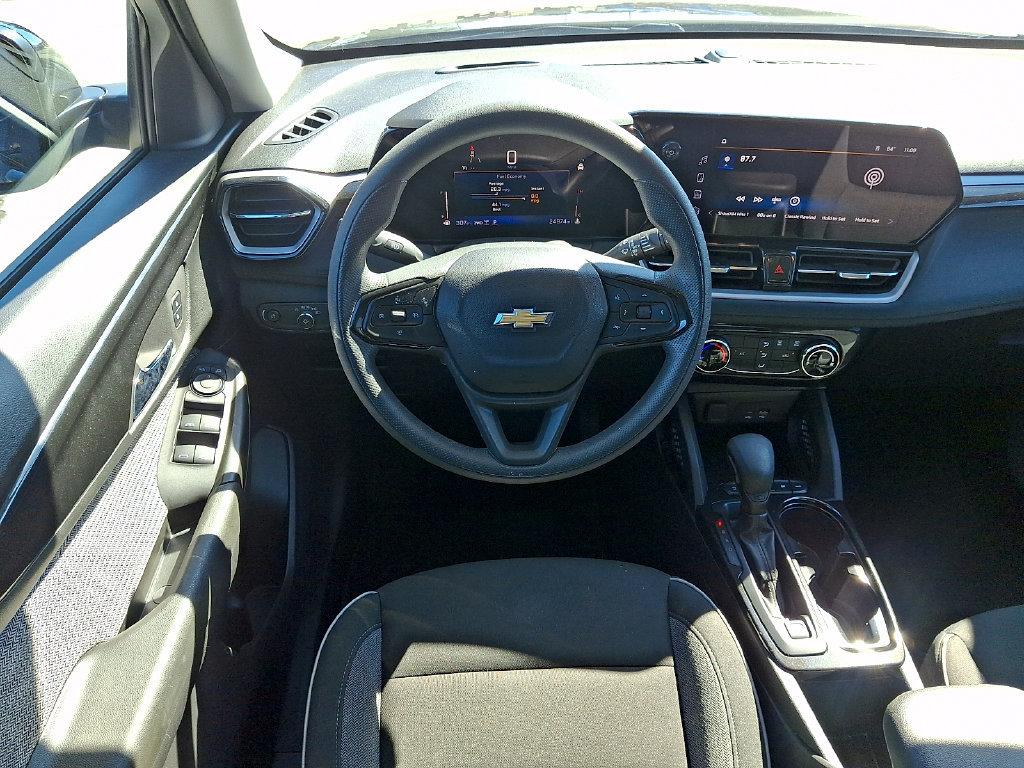 Used 2025 Chevrolet TrailBlazer LT AWD/4WD image 10