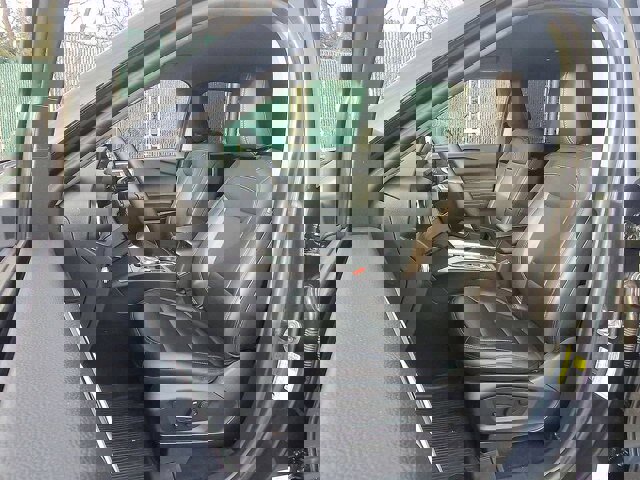 Certified 2022 Ford Explorer XLT w/ Equipment Group 202A image 7