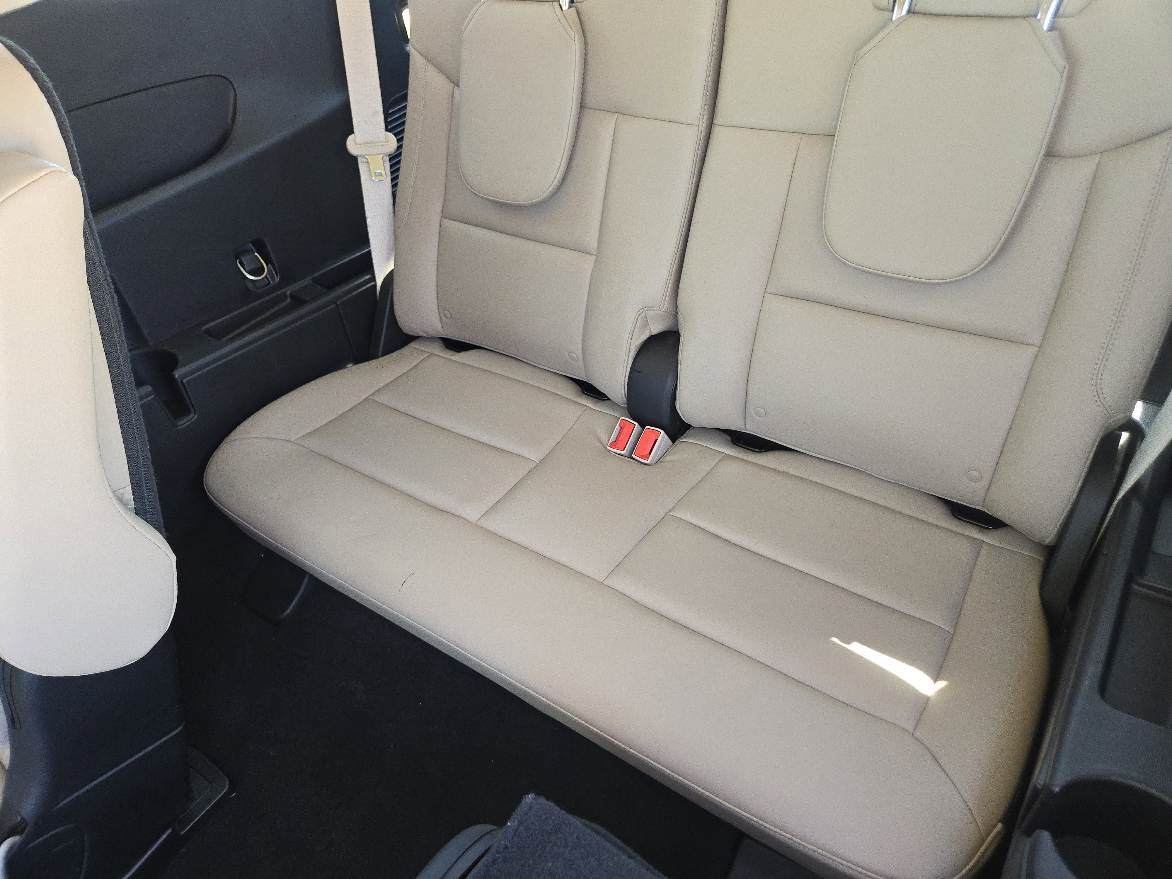 Certified 2022 Ford Explorer XLT w/ Equipment Group 202A image 28