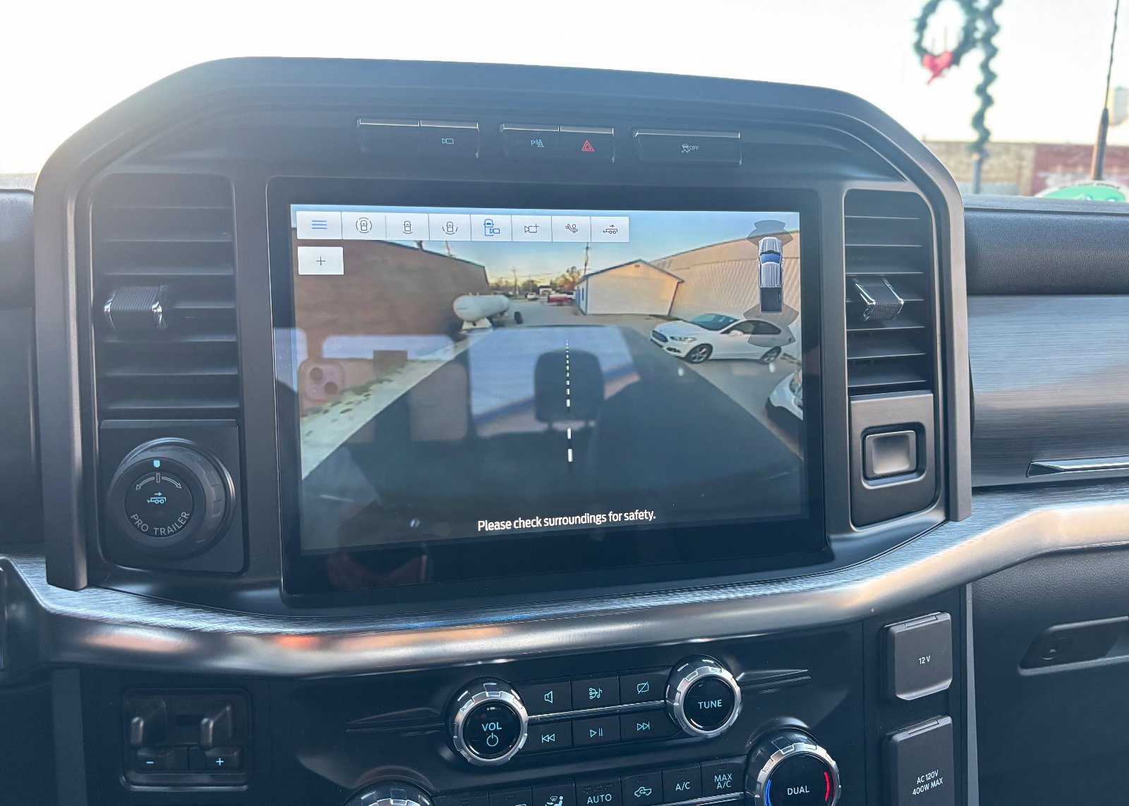 Certified 2022 Ford F150 Lariat w/ Equipment Group 502A High image 52