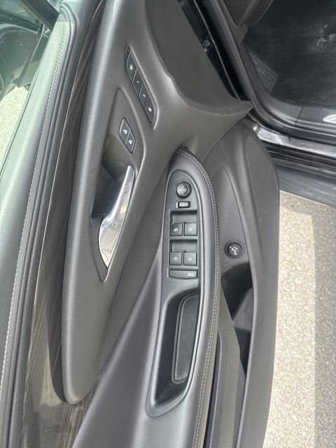 Used 2020 Buick Envision Essence w/ Experience Buick Package AWD/4WD image 19