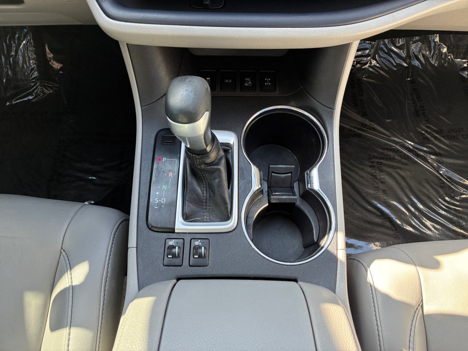 Used 2019 Toyota Highlander XLE AWD/4WD image 30