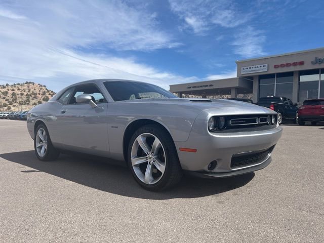 Used 2017 Dodge Challenger R/T image 8