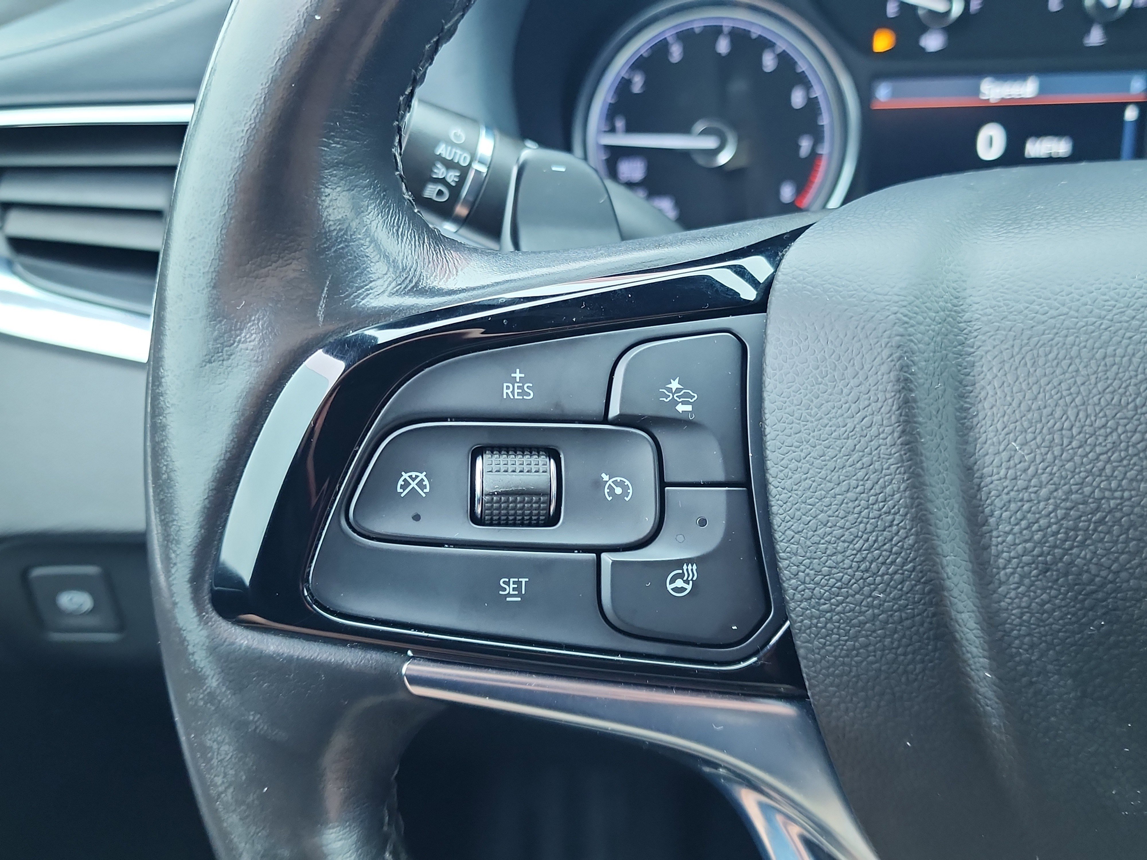 Used 2023 Buick Enclave Essence image 21