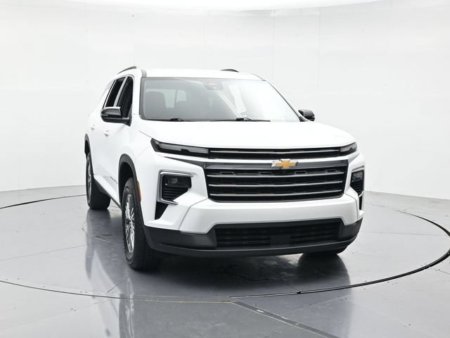 Used 2025 Chevrolet Traverse LT FWD image 4