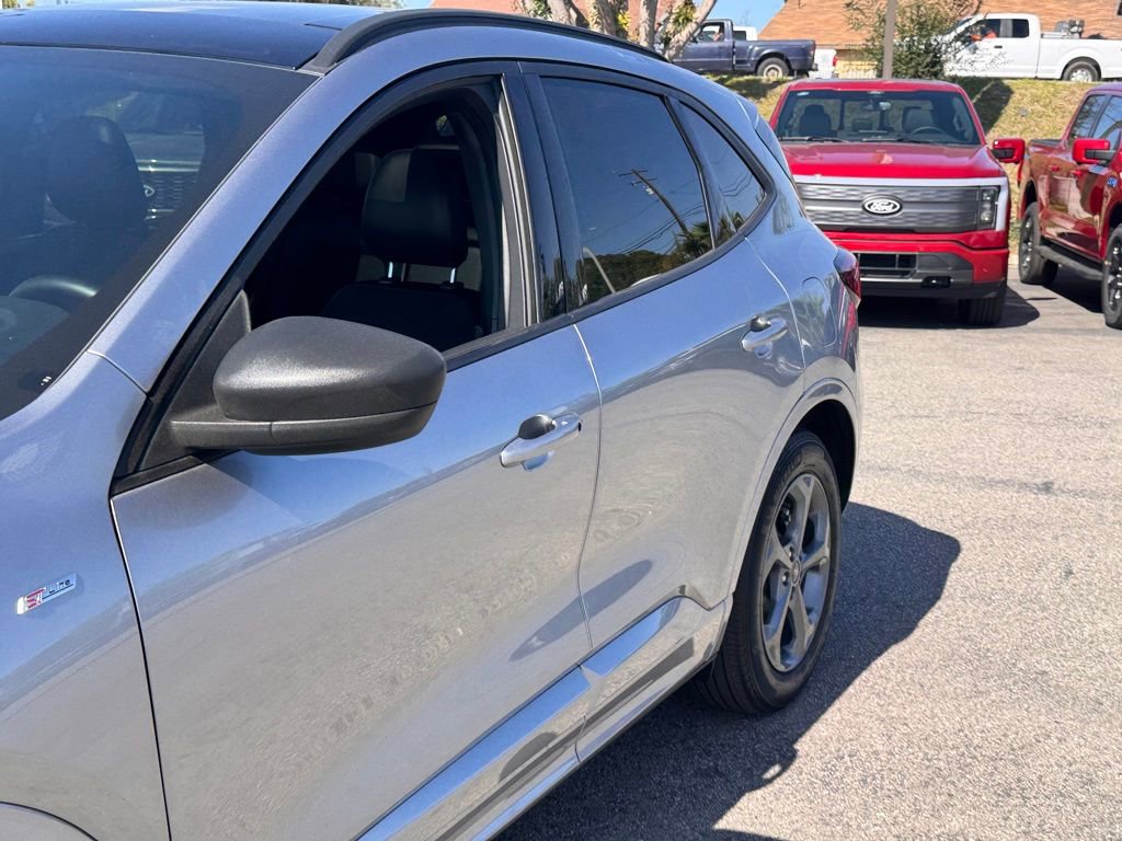 Certified 2024 Ford Escape ST-Line w/ Tech Pack #1 image 9