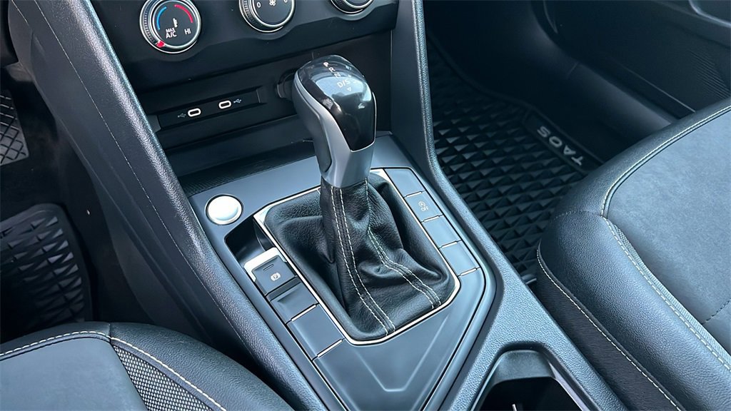 Used 2022 Volkswagen Taos SE image 15