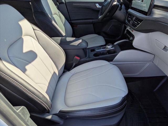 Certified 2025 Ford Escape SE w/ PHEV Premium Package FWD image 20