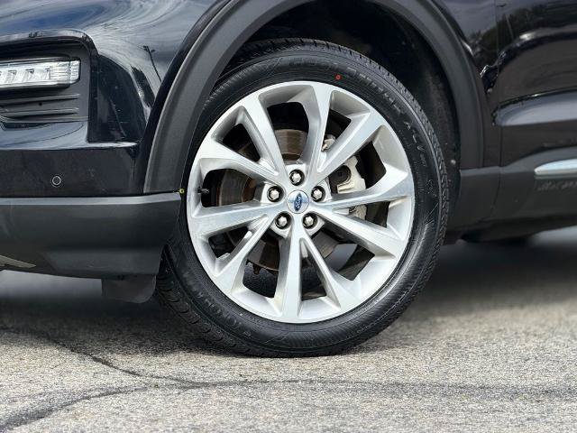 Certified 2023 Ford Explorer Platinum w/ Technology Package AWD/4WD image 5