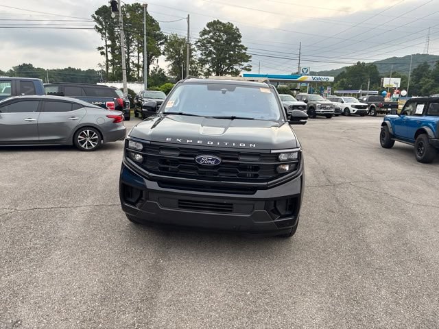 Certified 2025 Ford Expedition Active AWD/4WD image 5