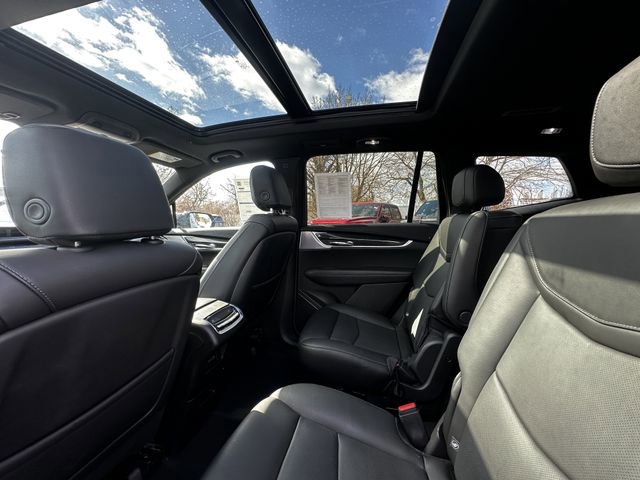 Used 2025 Cadillac XT6 Sport w/ Technology Package image 19