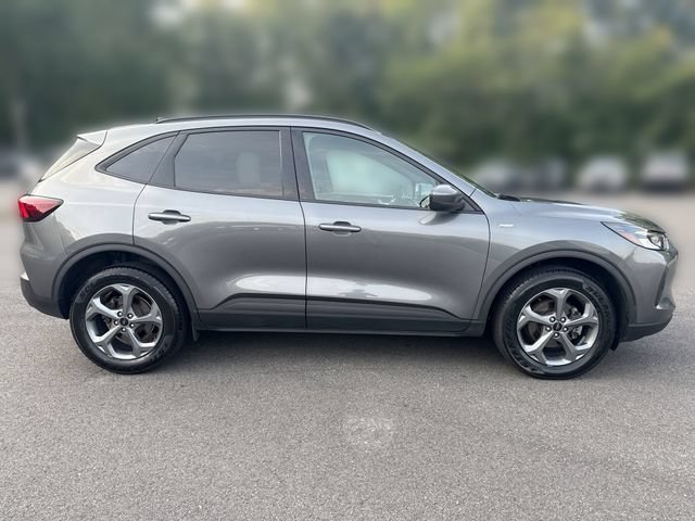 Certified 2025 Ford Escape ST-Line Select AWD/4WD image 9