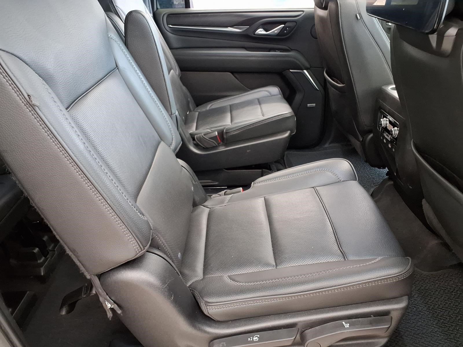 Used 2022 GMC Yukon XL Denali w/ Denali Ultimate Package AWD/4WD image 10