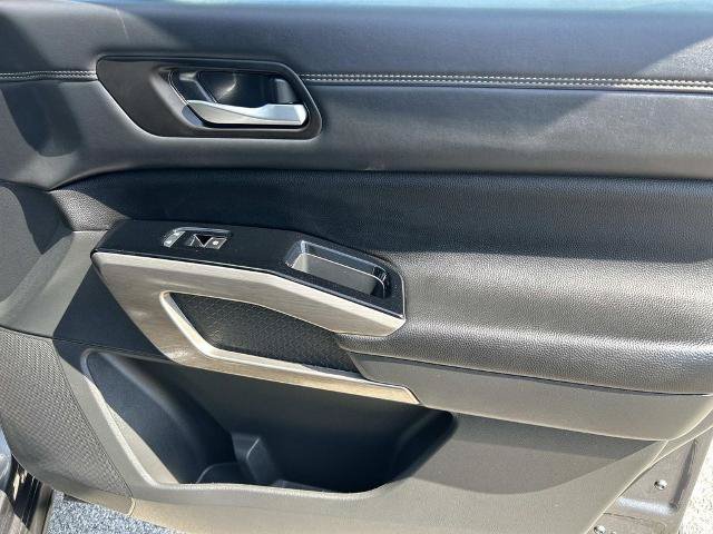 Used 2024 Nissan Pathfinder Platinum w/ Cargo Package FWD image 27
