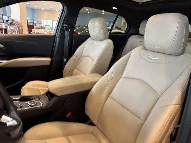 Used 2024 Cadillac XT4 Luxury w/ Cold Weather Package FWD image 20