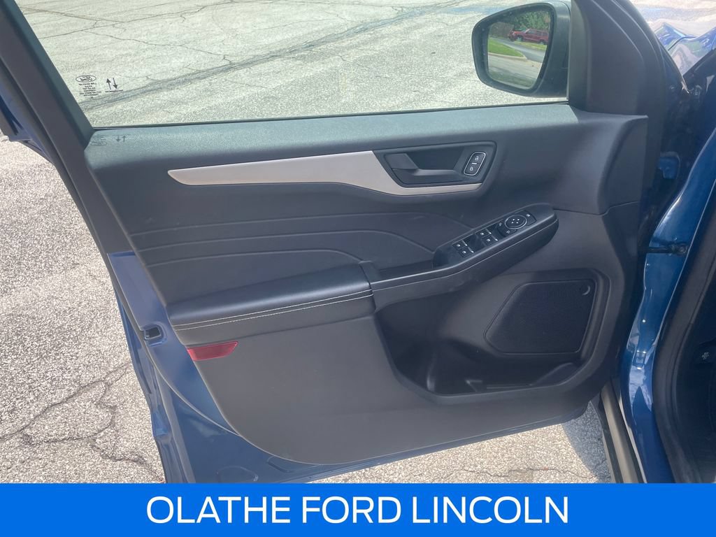 Certified 2022 Ford Escape SE FWD image 13