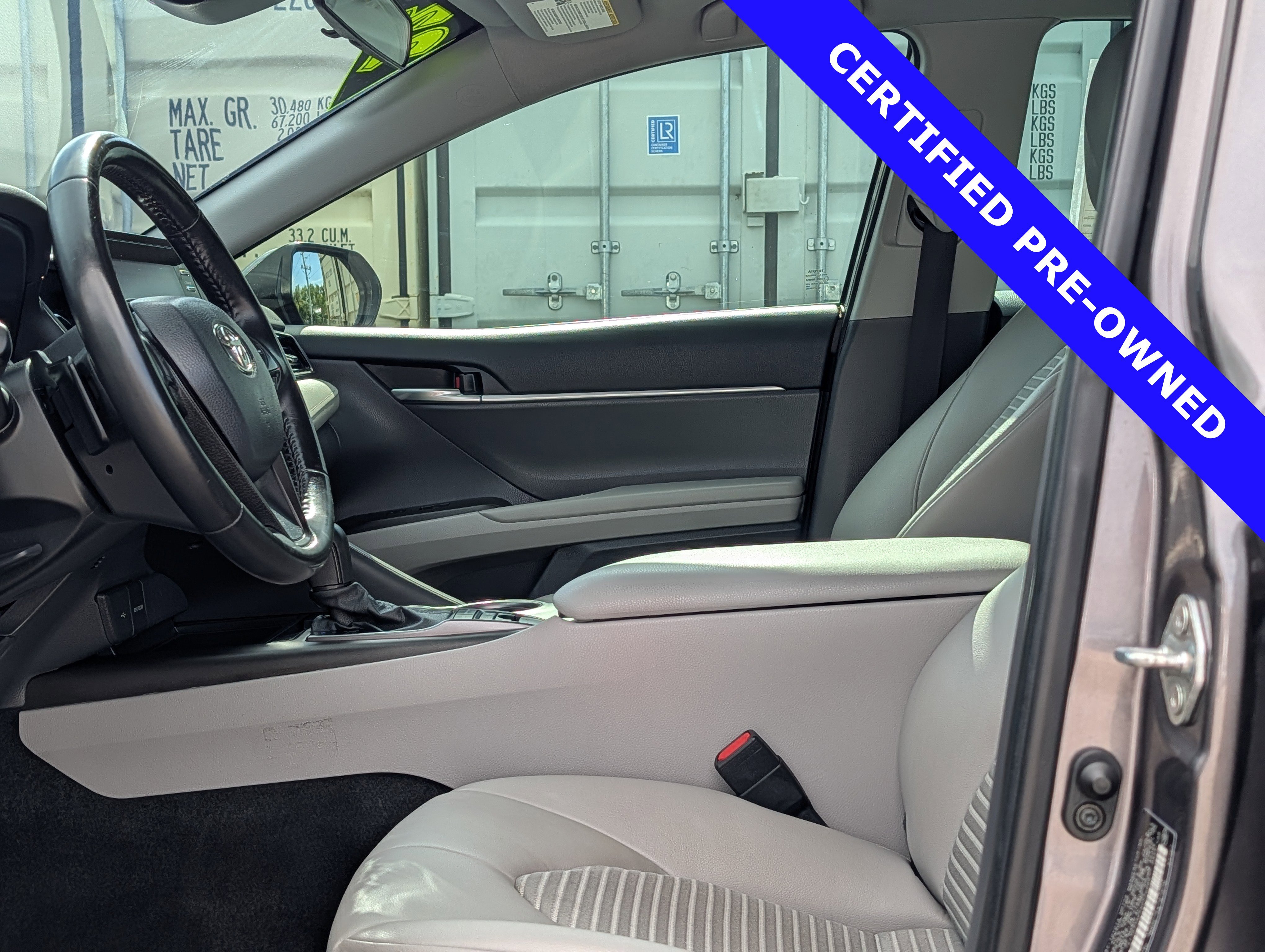 Used 2022 Toyota Camry SE FWD image 19