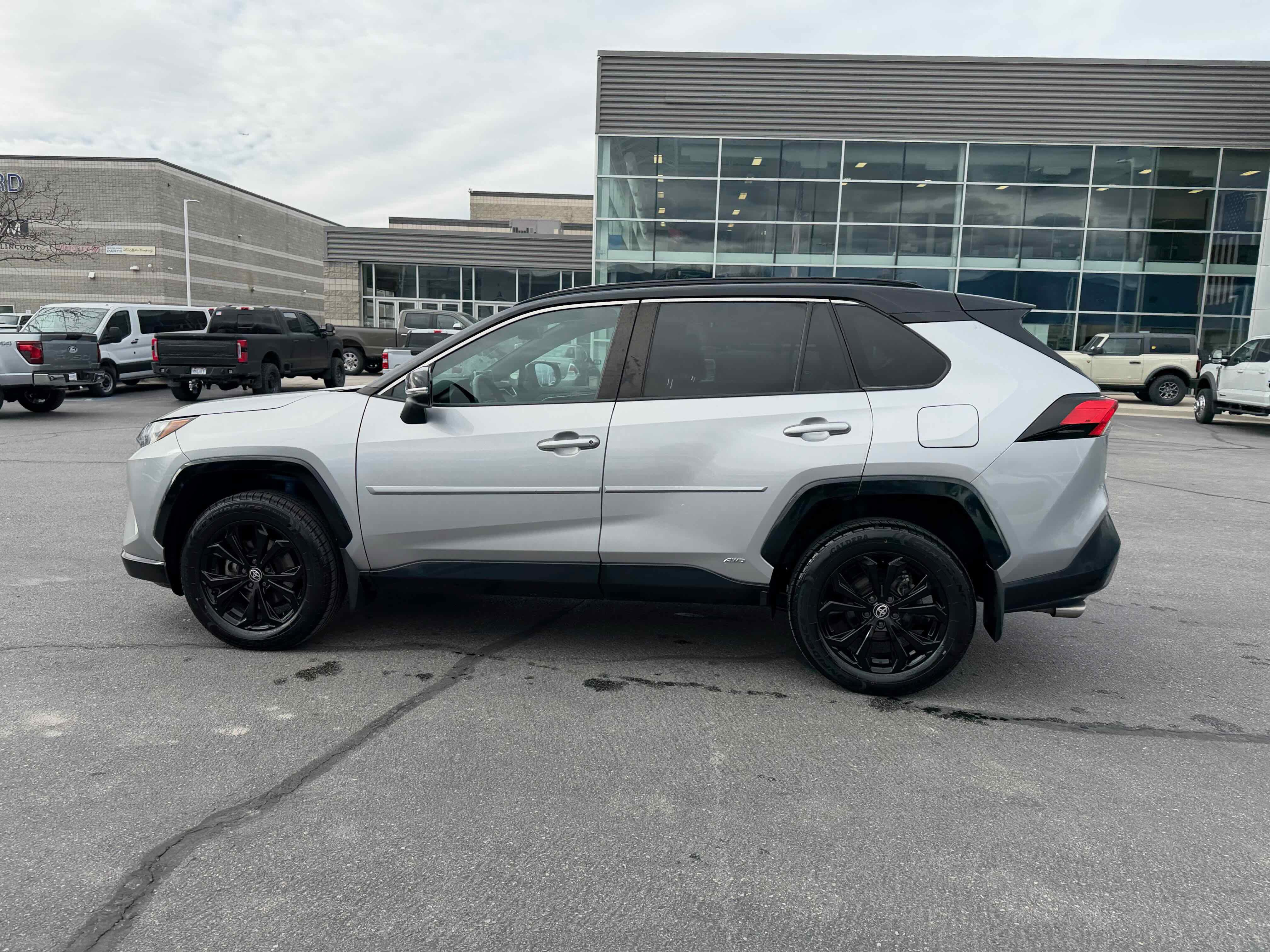 Used 2022 Toyota RAV4 XSE w/ XSE Grade Weather Package image 2