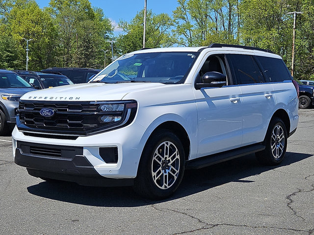 Certified 2025 Ford Expedition Active AWD/4WD image 5