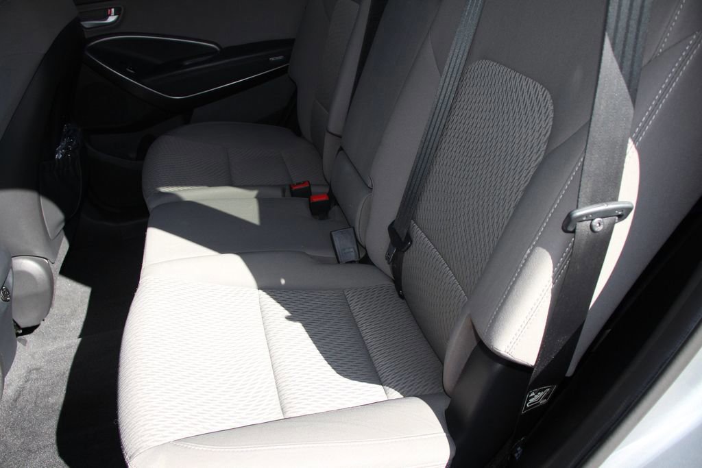 Used 2018 Hyundai Santa Fe SE image 21