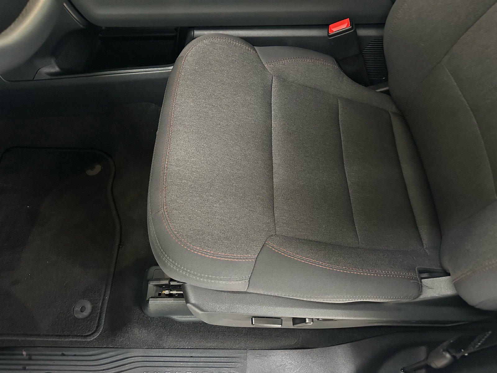 Certified 2025 Ford Expedition Active image 22