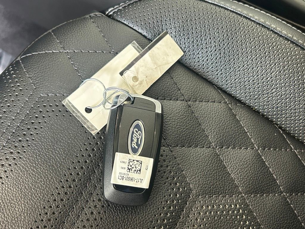 Certified 2024 Ford Escape SE w/ PHEV Premium Package image 45