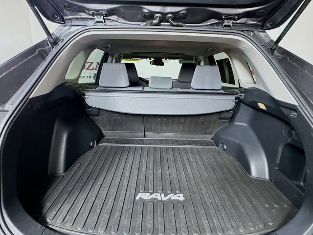 Used 2019 Toyota RAV4 XLE image 31