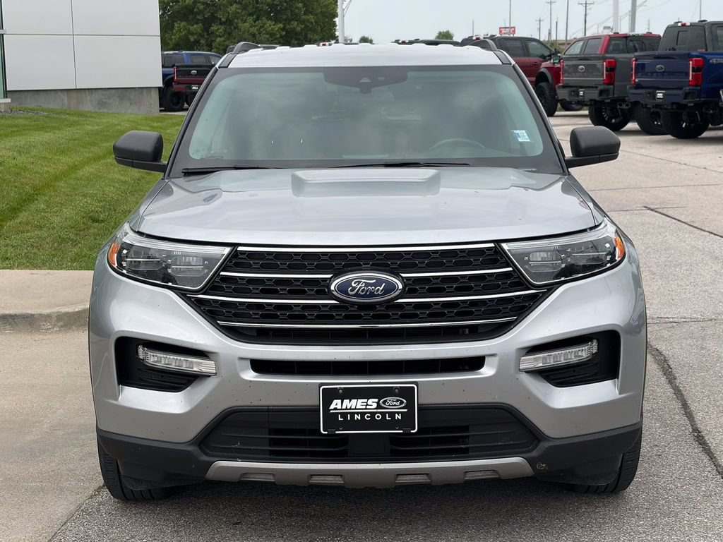 Certified 2023 Ford Explorer XLT w/ Equipment Group 202A AWD/4WD image 8