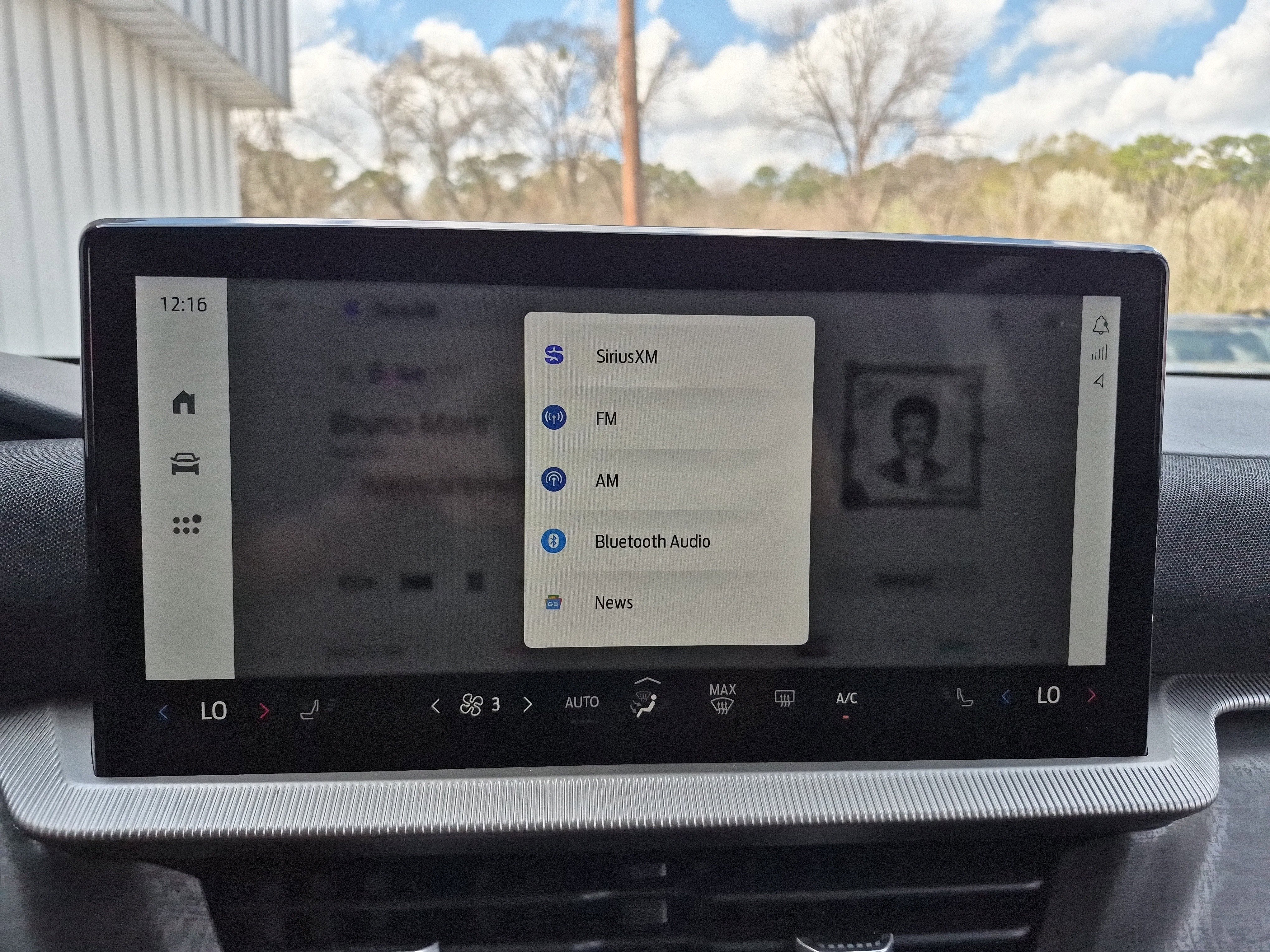 Certified 2025 Ford Explorer Platinum image 36