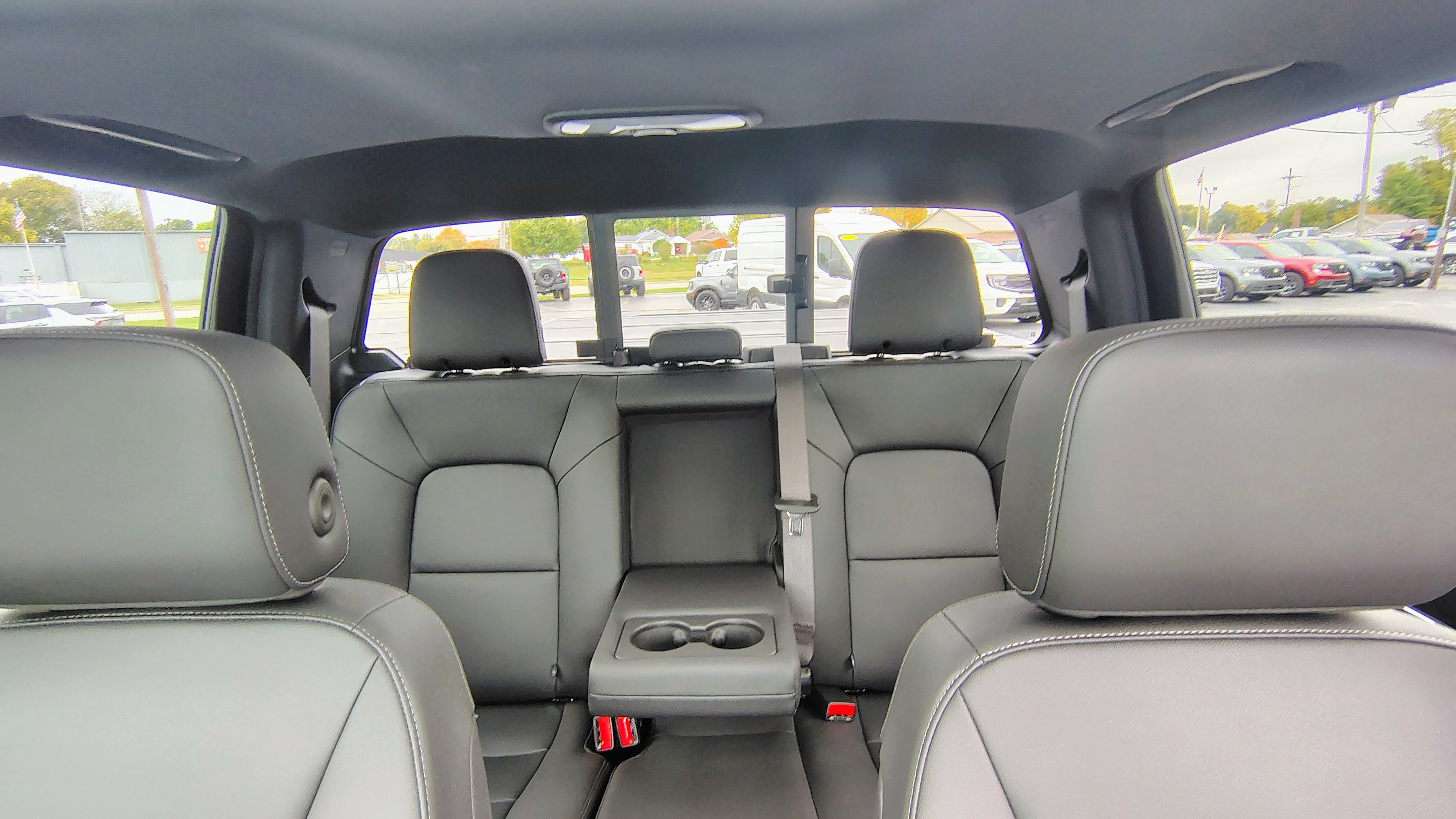 Used 2024 Chevrolet Colorado LT w/ LT Convenience Package III AWD/4WD image 24
