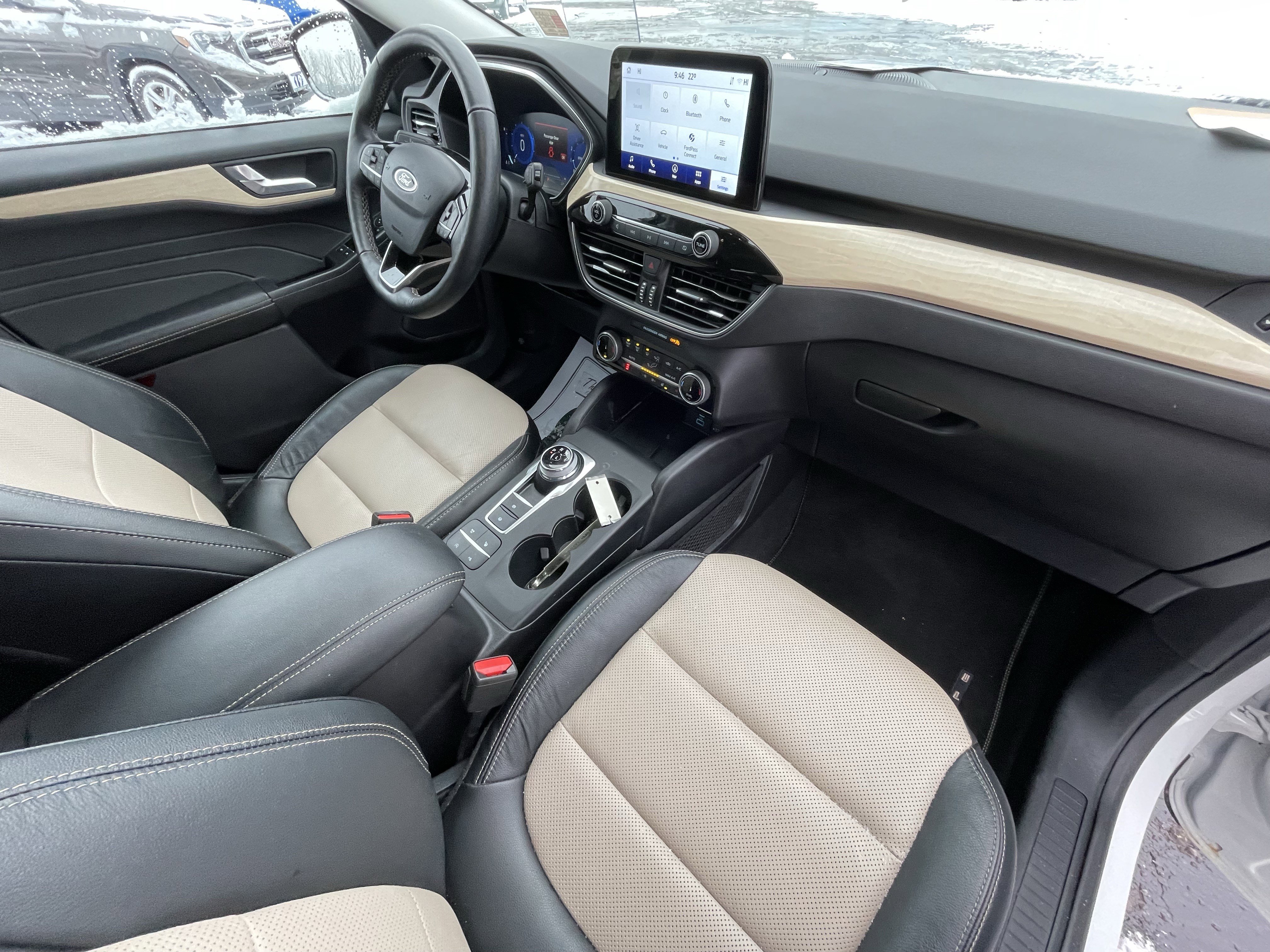 Certified 2022 Ford Escape Titanium w/ Titanium Elite Package image 44