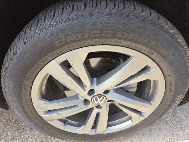 Used 2024 Volkswagen Atlas Cross Sport SEL R-Line AWD/4WD image 12