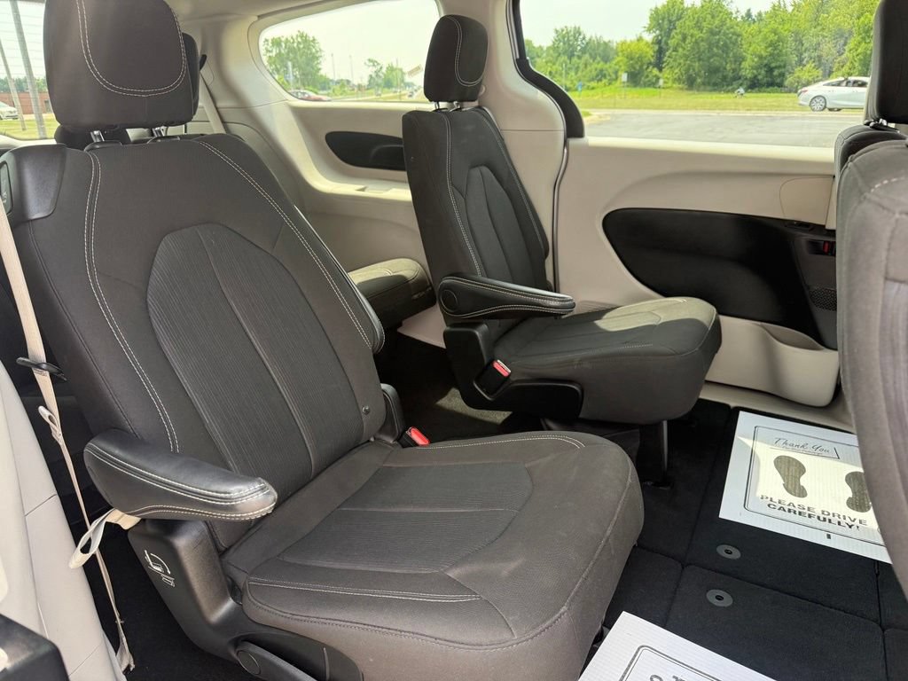 Used 2024 Chrysler Voyager LX FWD image 17