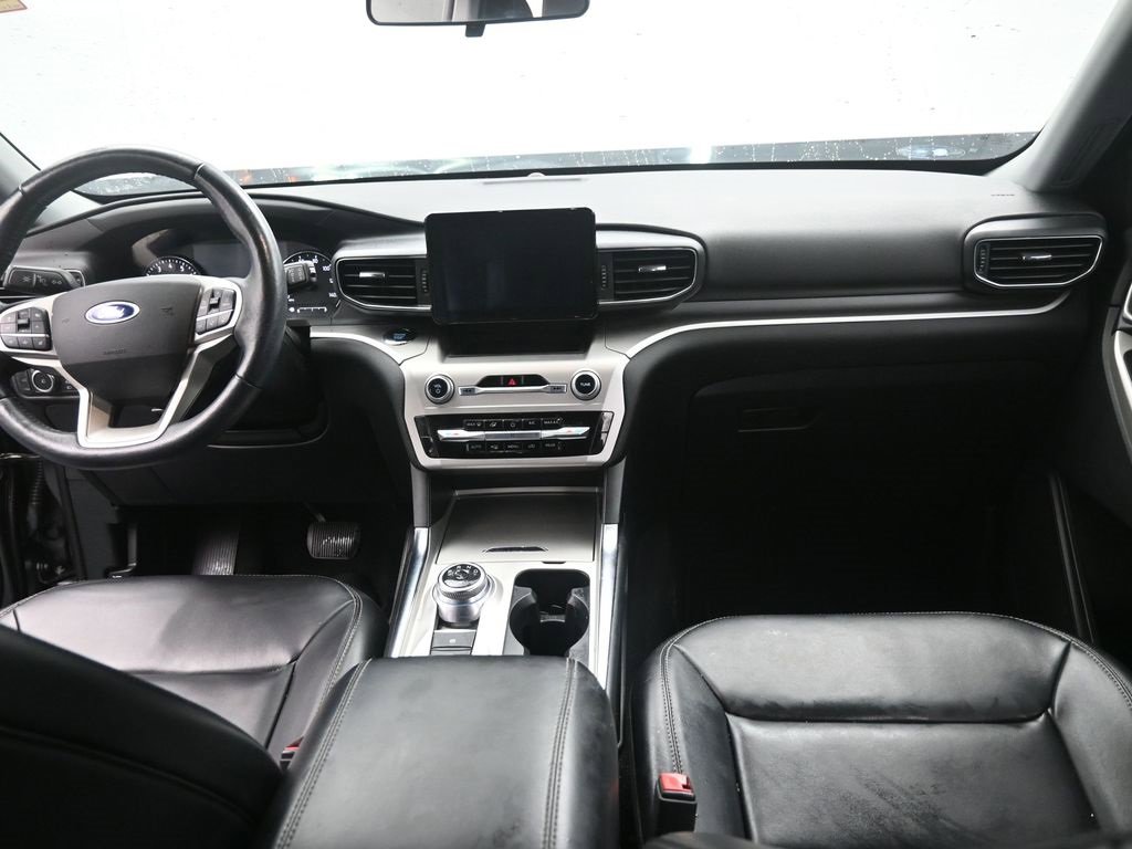 Certified 2021 Ford Explorer XLT w/ Equipment Group 202A image 16