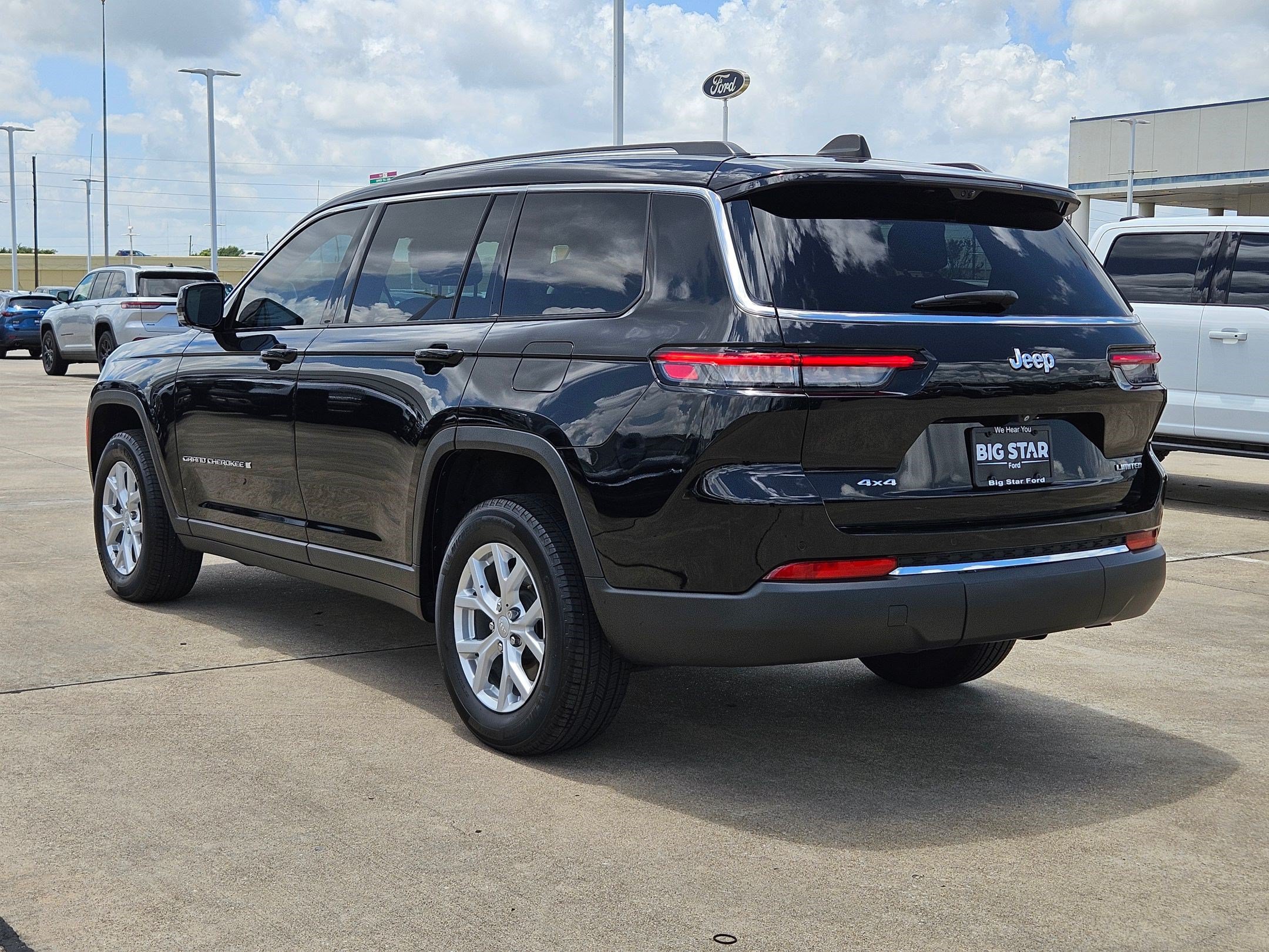 Used 2023 Jeep Grand Cherokee L Limited w/ Luxury Tech Group II AWD/4WD image 7