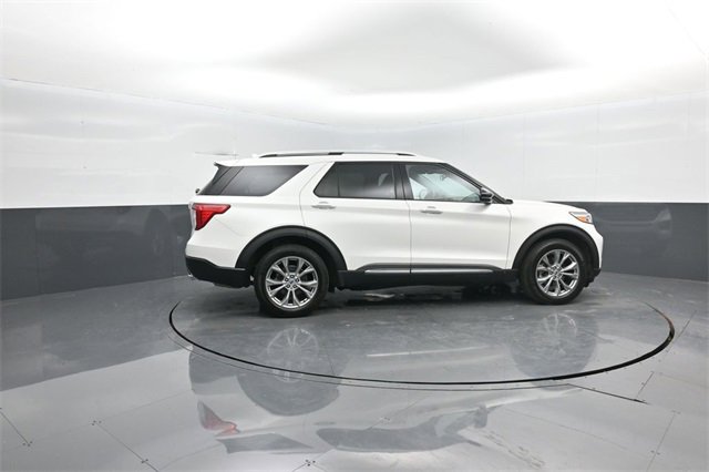 Certified 2023 Ford Explorer Limited w/ Equipment Group 301A image 8