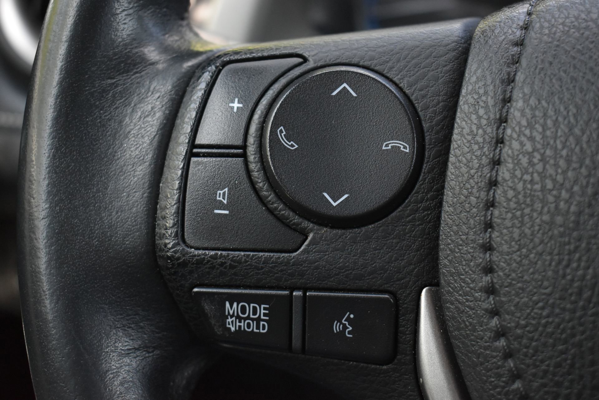 Used 2018 Toyota RAV4 XLE w/ Plus Extra Value Package AWD/4WD image 20