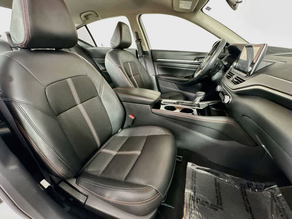 Used 2024 Nissan Altima 2.5 SR FWD image 13