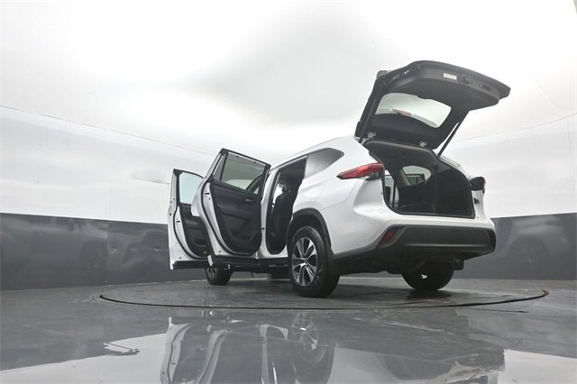 Used 2023 Toyota Highlander XLE image 40