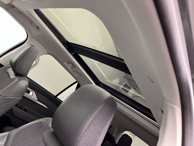 Certified 2025 Ford Explorer Active w/ Active Comfort Package AWD/4WD image 15