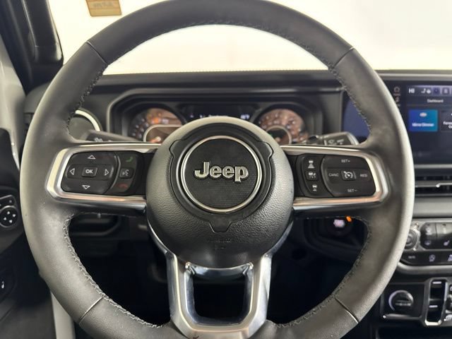 Used 2026 Jeep Wrangler Unlimited Sahara AWD/4WD image 16