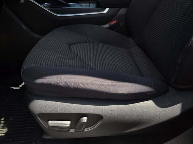 Used 2021 Toyota Highlander LE AWD/4WD image 13