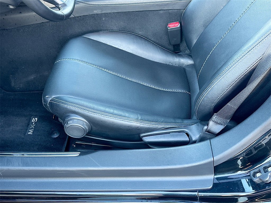 Used 2025 MAZDA MX-5 Miata Grand Touring w/ Weather Package image 9
