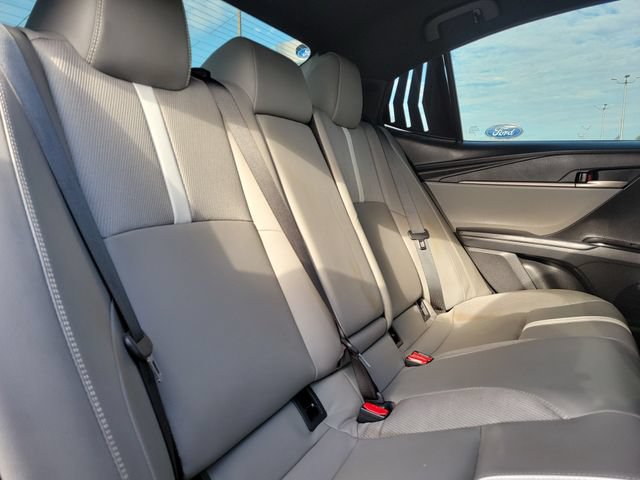 Used 2025 Toyota Camry SE w/ Convenience Package FWD image 18